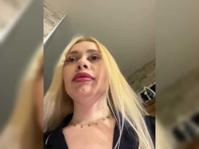 -SexyMilf-'s BongaCams show and profile