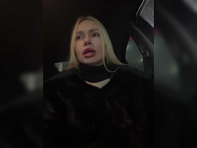 -SexyMilf-'s BongaCams show and profile