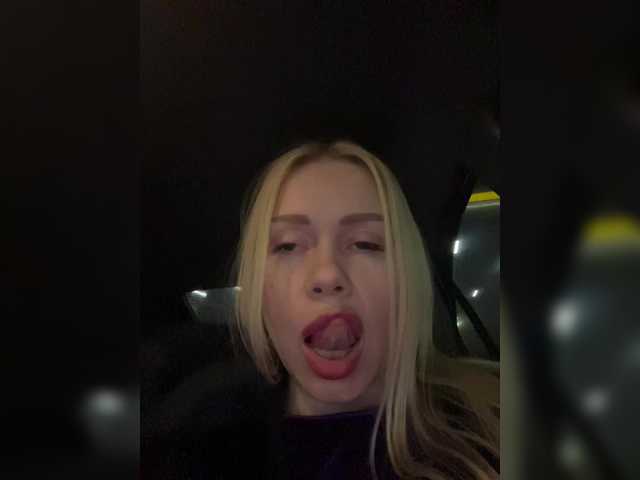 -SexyMilf-'s BongaCams show and profile