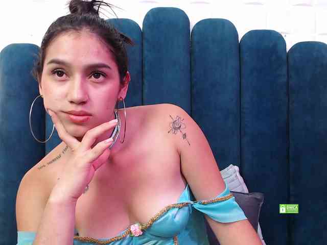 CosmicCandyX webcam