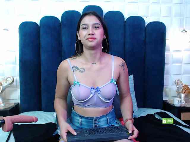 CosmicCandyX webcam
