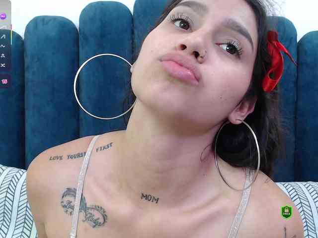 CosmicCandyX webcam