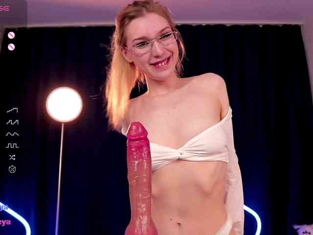 LustyFreya webcam