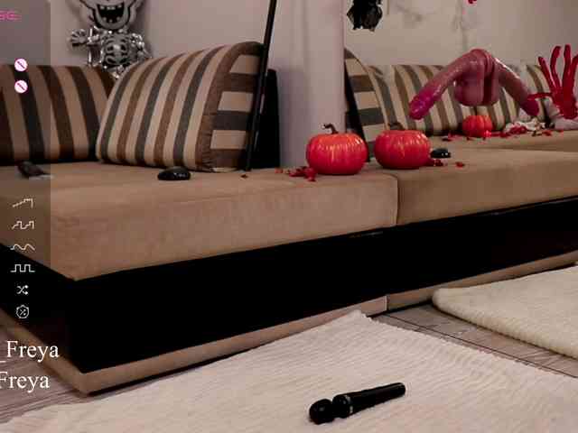 LustyFreya webcam