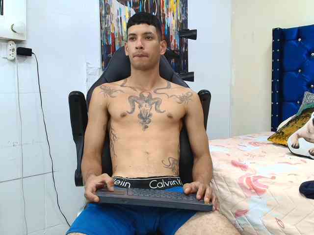 Angeel-hot24 Live Webcam on BongaCams