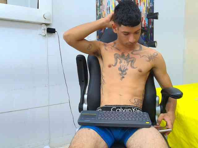 Angeel-hot24 Live Webcam on BongaCams