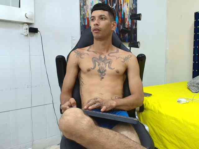 Angeel-hot24 Live Webcam on BongaCams