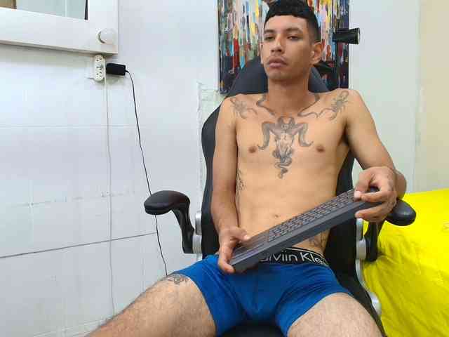 Angeel-hot24 Live Webcam on BongaCams