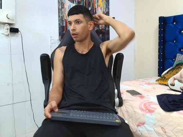 Angeel-hot24 Live Webcam on BongaCams