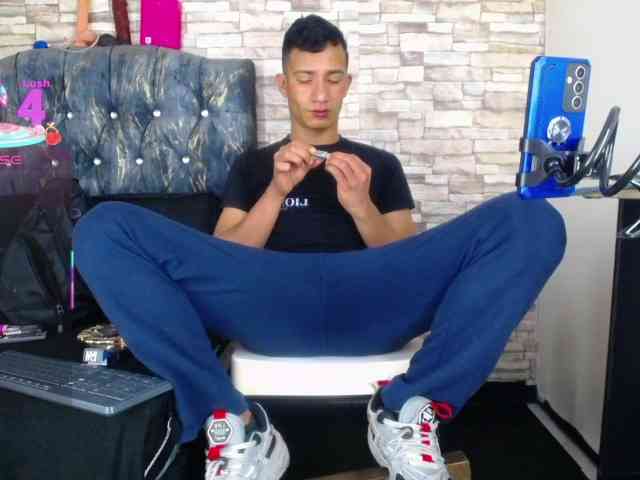 titoelbambino19 titoelbambino19