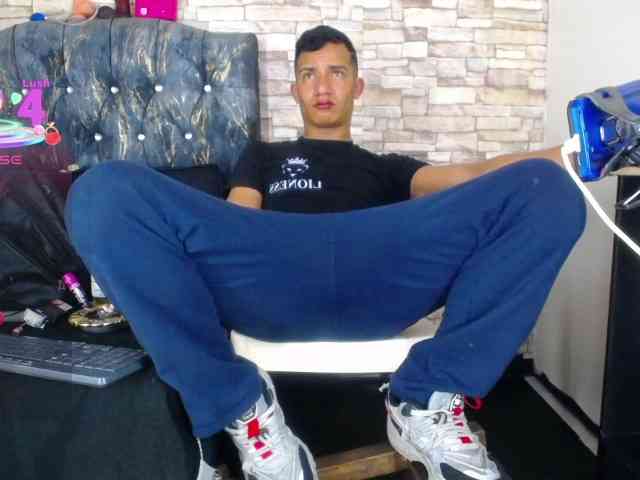 titoelbambino19 titoelbambino19