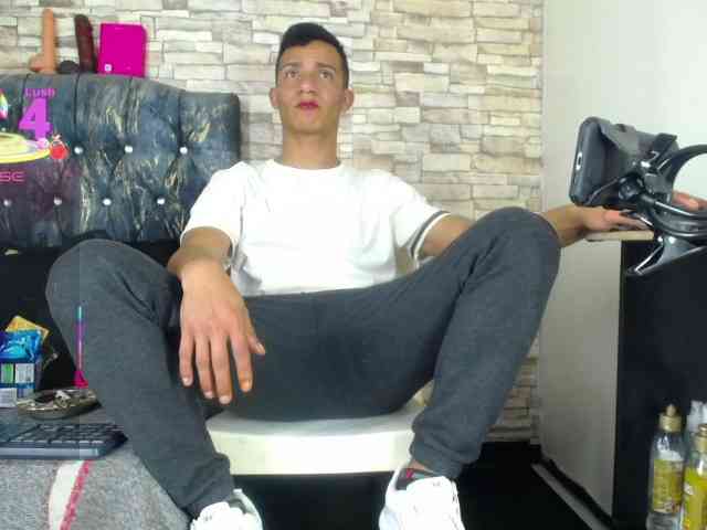 titoelbambino19 titoelbambino19