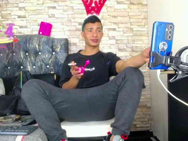 titoelbambino19 titoelbambino19