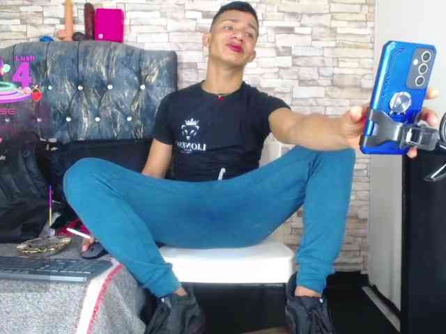 titoelbambino19 titoelbambino19