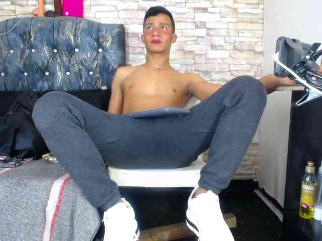 titoelbambino19 titoelbambino19