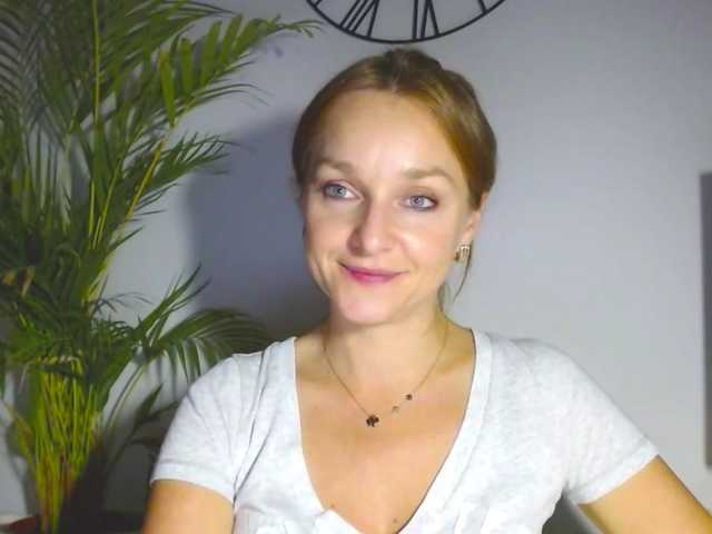  SecretAlicia chat room