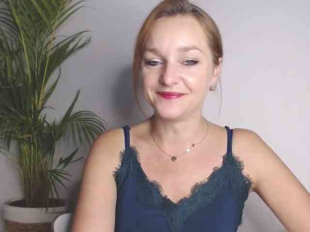 SecretAlicia webcam