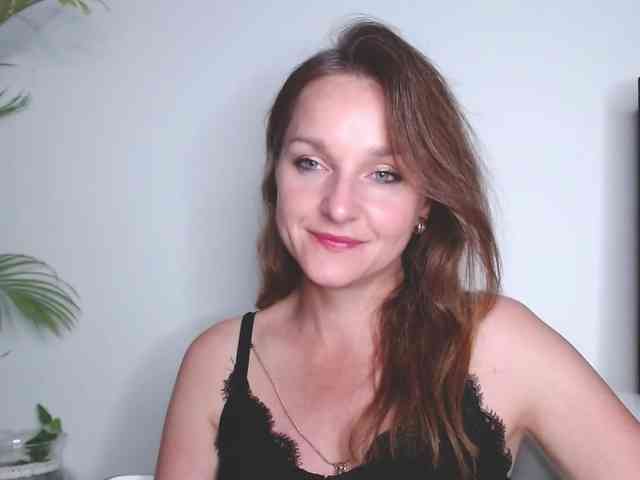 SecretAlicia webcam