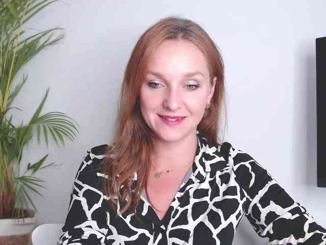 SecretAlicia webcam