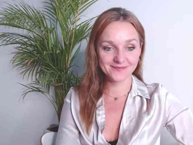 SecretAlicia webcam