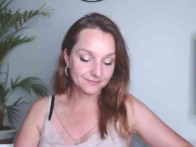 SecretAlicia webcam