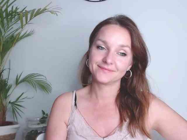 SecretAlicia webcam