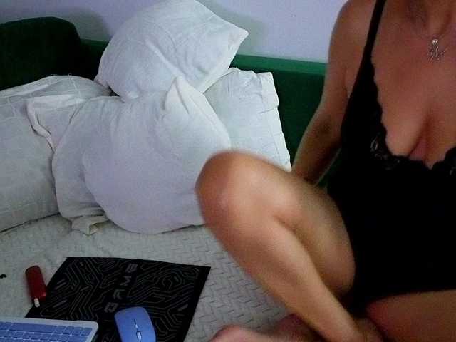 Sweetaniaa's BongaCams show and profile