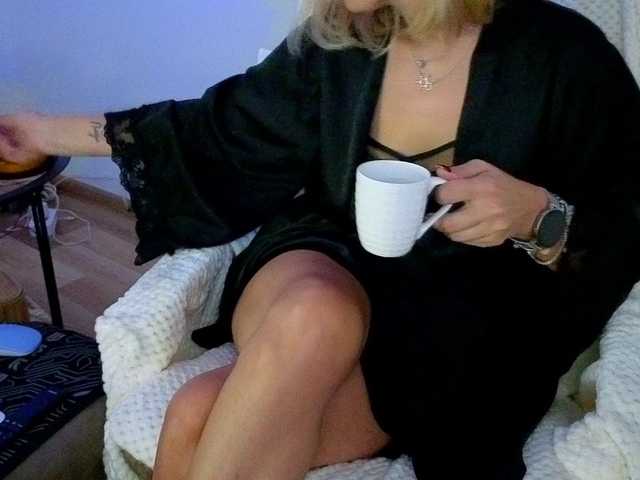 Sweetaniaa's BongaCams show and profile