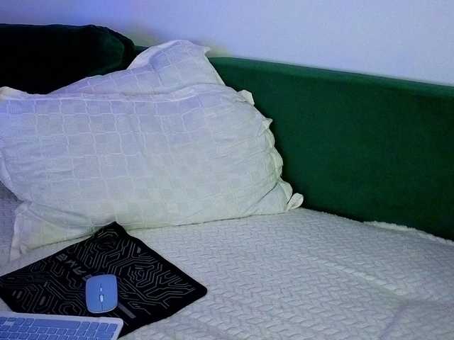 Sweetaniaa's BongaCams show and profile