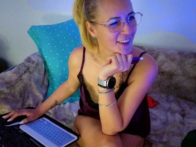 Sweetaniaa's BongaCams show and profile