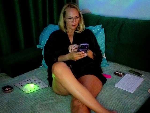 Sweetaniaa's BongaCams show and profile