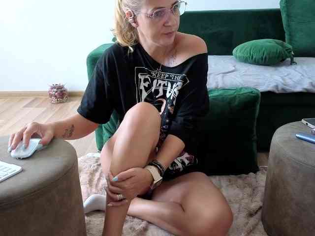 Sweetaniaa webcam