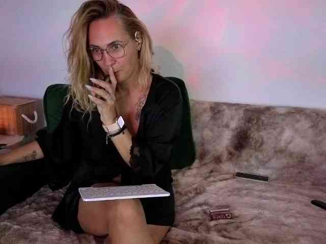 Sweetaniaa webcam