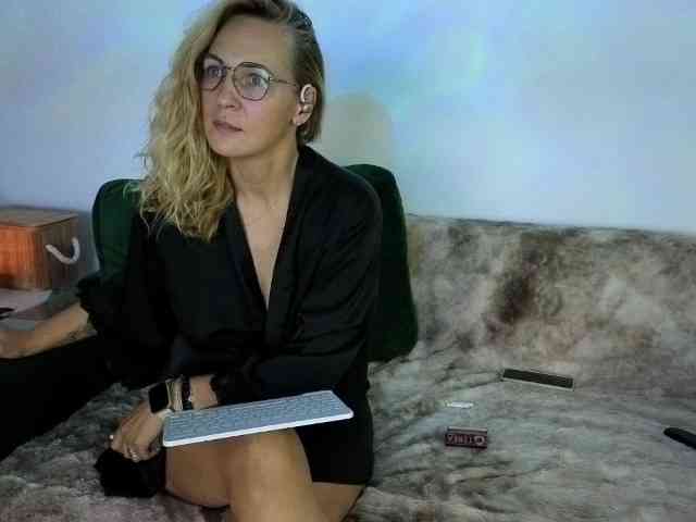 Sweetaniaa webcam