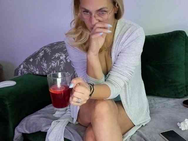 Sweetaniaa webcam