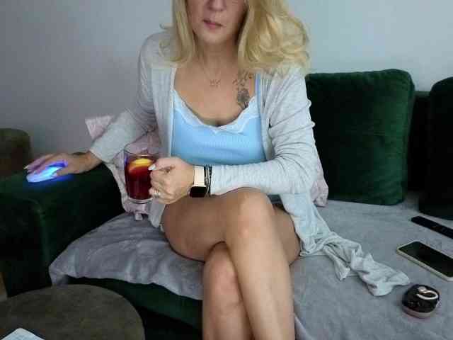 Sweetaniaa webcam