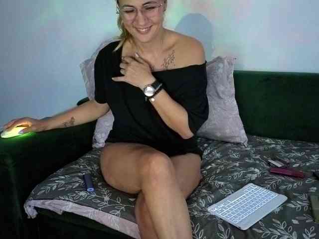 Sweetaniaa webcam