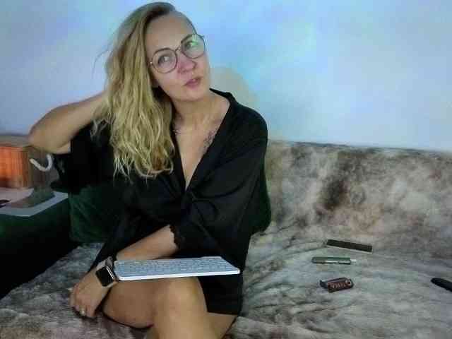 Sweetaniaa webcam