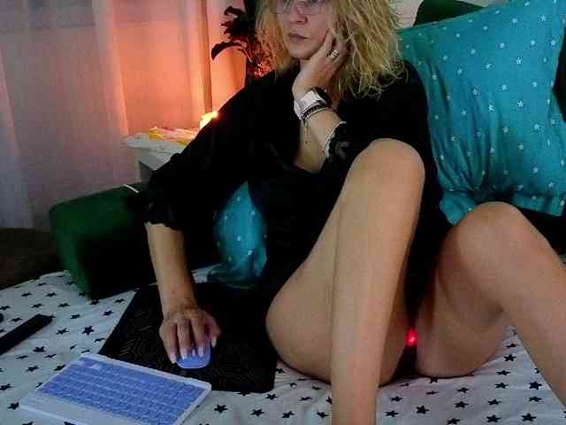 Sweetaniaa Live Webcam on BongaCams