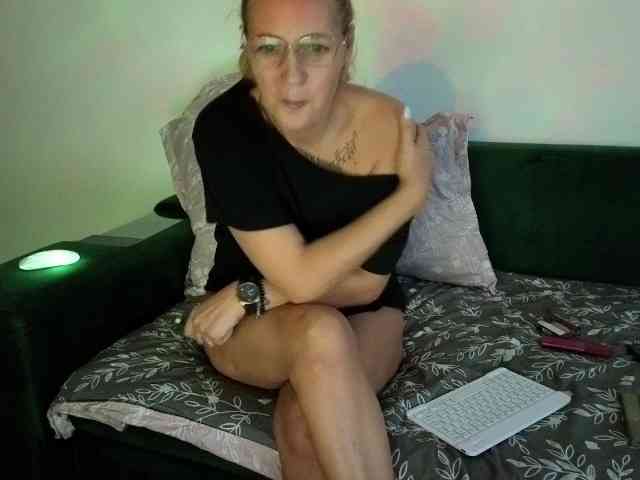 Sweetaniaa webcam