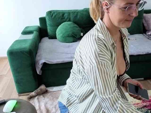 Sweetaniaa webcam