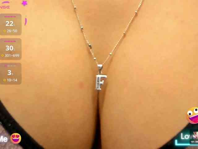 AdriannaLyly webcam