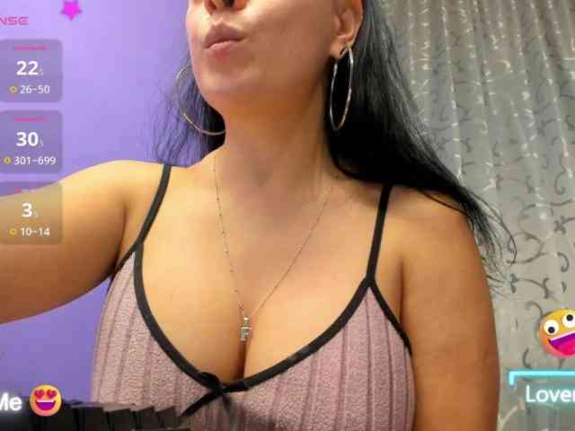 AdriannaLyly webcam