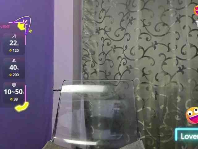AdriannaLyly webcam