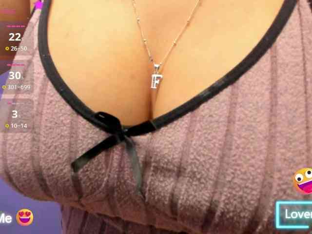 AdriannaLyly webcam