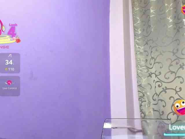 AdriannaLyly webcam