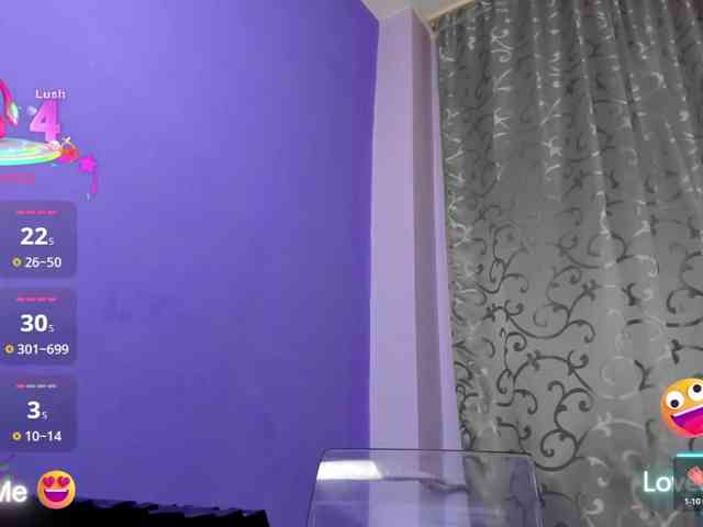 AdriannaLyly webcam