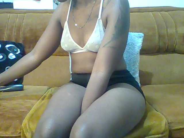 Curvyliana Live Cam on BongaCams