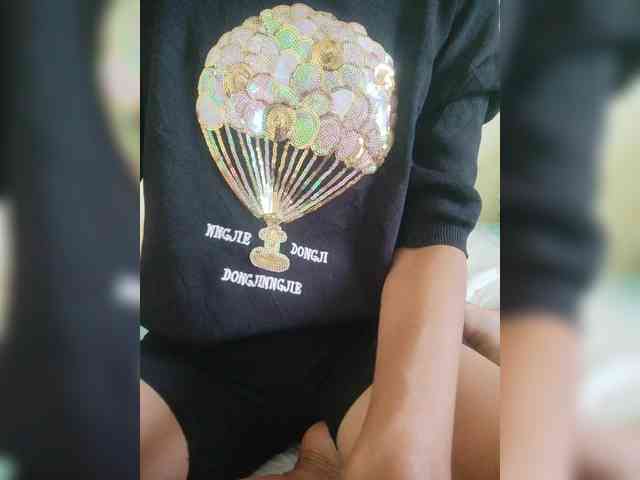 Rabearivelo Live Webcam on BongaCams