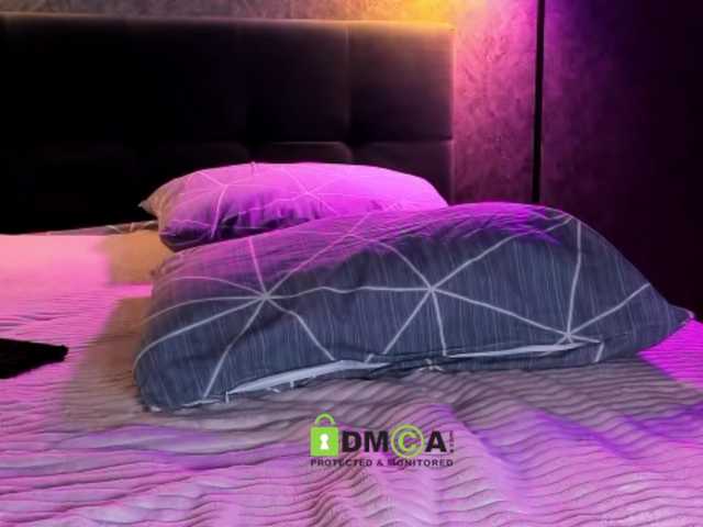 xteona's BongaCams show and profile